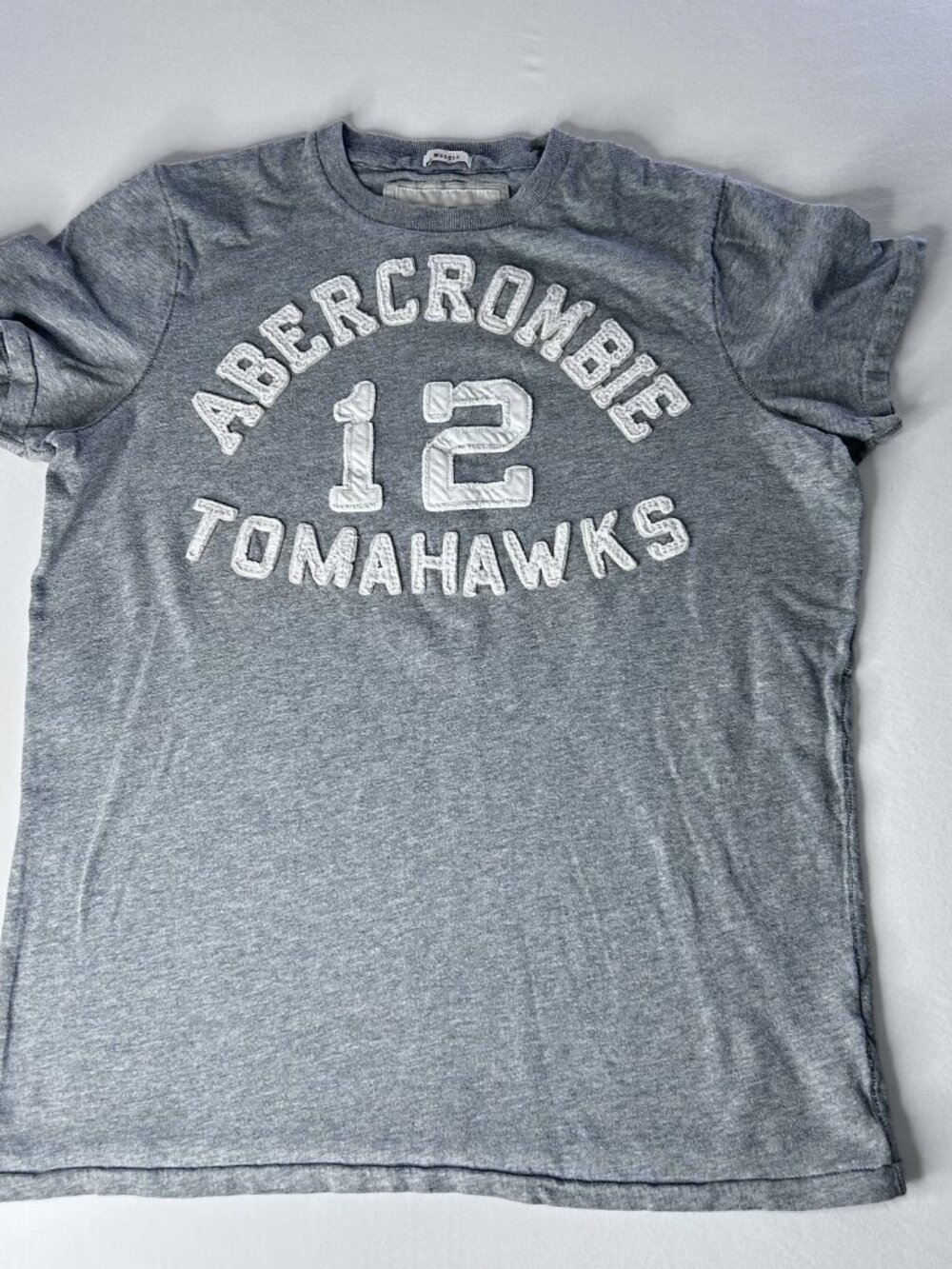 Abercrombie & Fitch Tomahawks Applique Graphic Tee Grey, Muscle Fit L